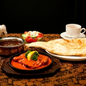 106 southindian restaurant＆bar(イチマルロクサウスインディアンレストランアンドバー) 福岡天神店