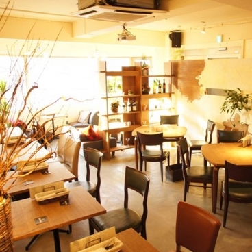 biotope cafe dining （ビオトープ カフェ ダイニング）